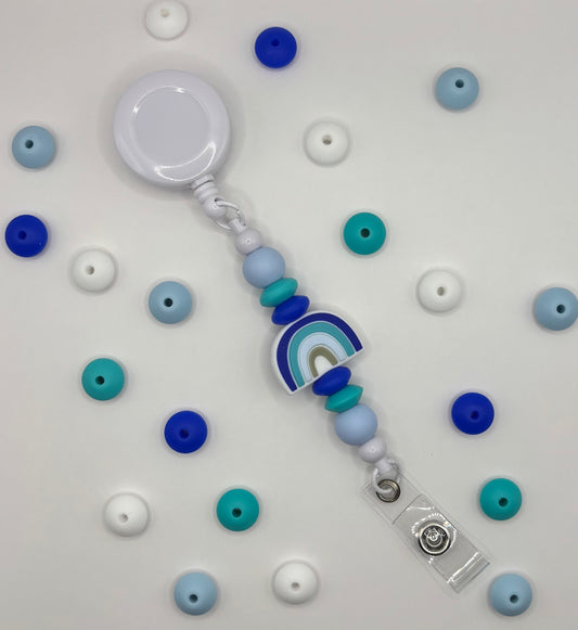 Attache rétractable pour badge